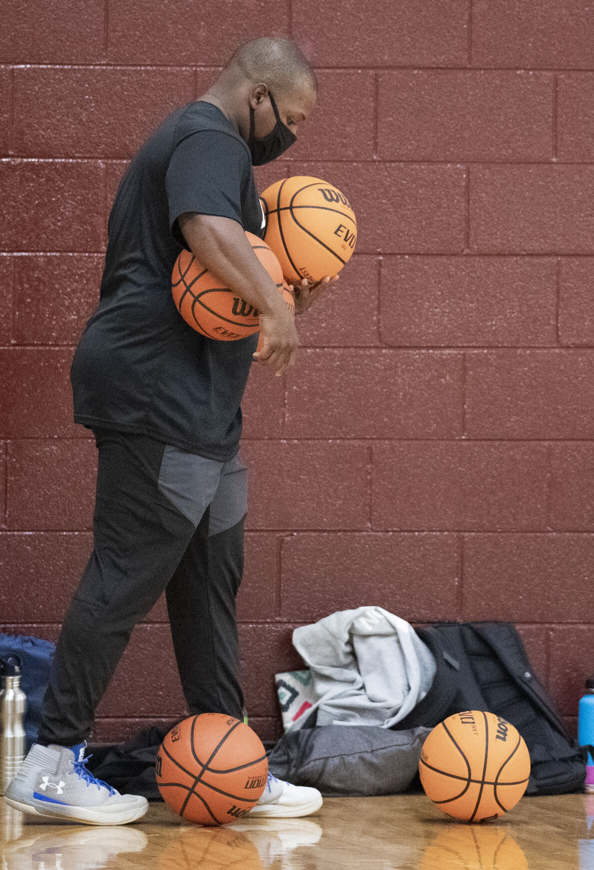 Lady Lancers basketball. 3.JPG